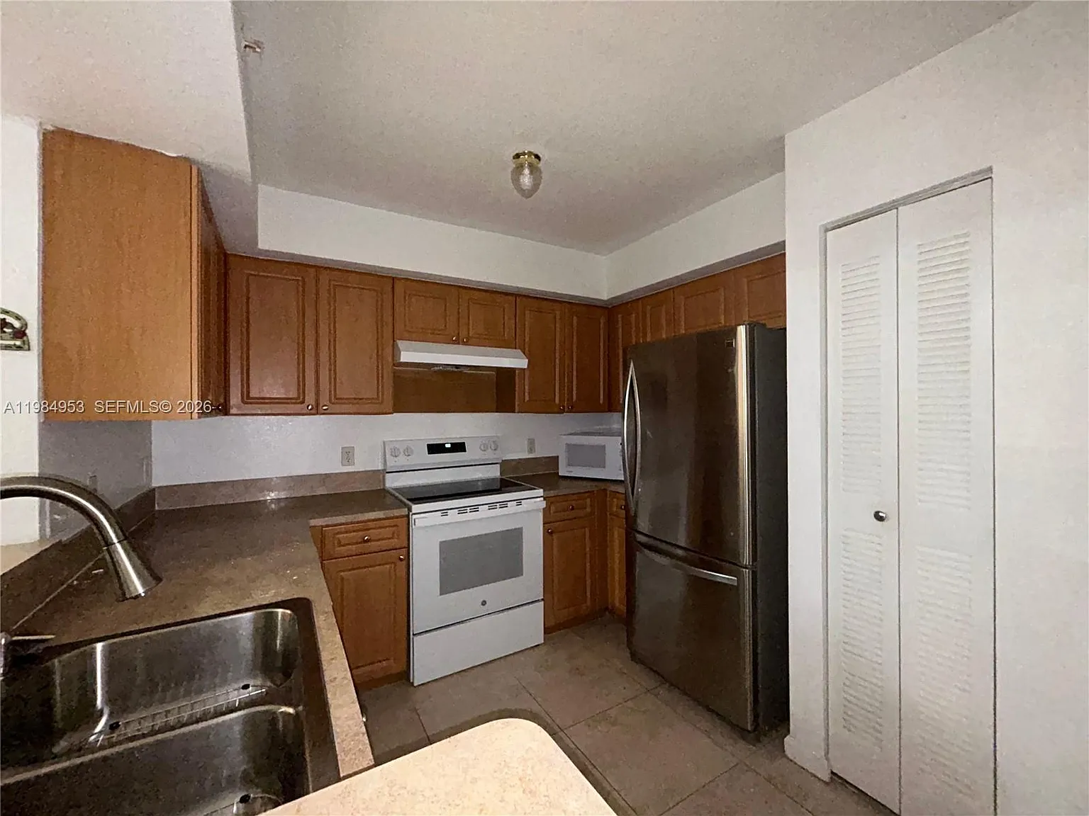 Vista Trace 3 Condo — Photo 2