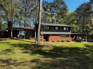 9401 Red Oak Ln, Shreveport, LA 71106