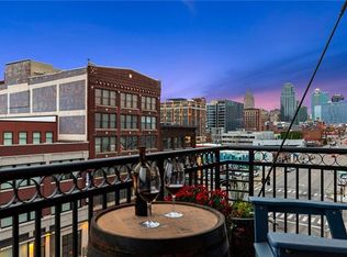 2015 Grand 423 Blvd, Kansas City, MO 64108