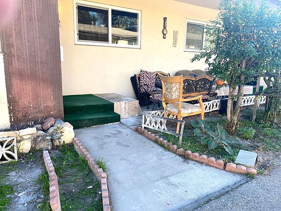 4th image of 7061 Teesdale Ave