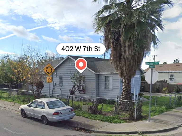 402 W 7th St — Photo 3