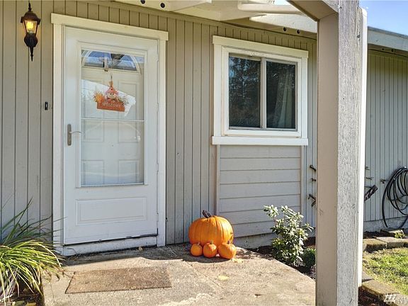 4th image of 17015 17th Ave E