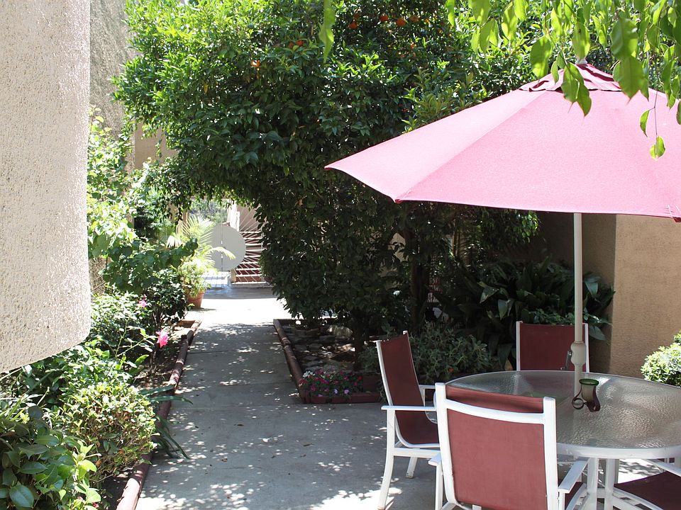 1st image of 11113 Moorpark St APT 107
