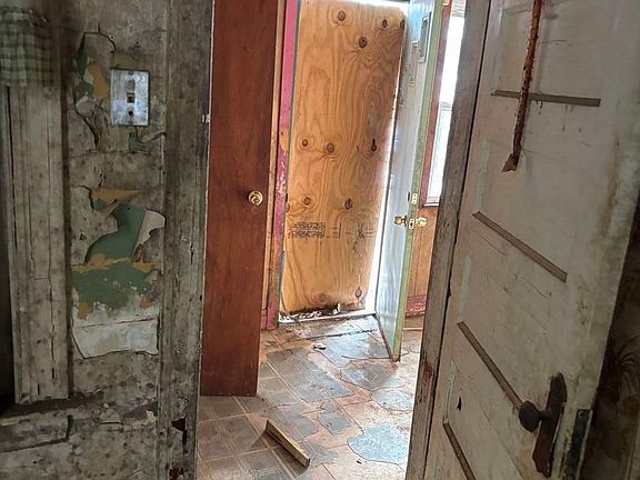 3rd image of 7007 S Ada St