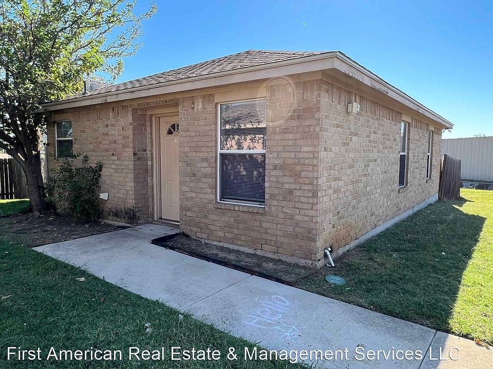 1st image of 121 Cambridge Dr APT 4