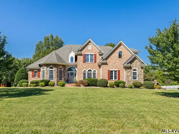 211 Apple St, South Hill, VA 23970