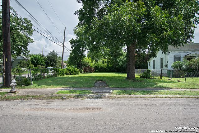 1st image of 334 Burleson St
