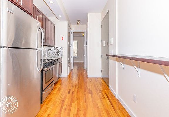 3rd image of 71 Wilson Ave #3S