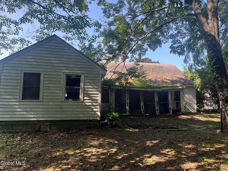 4th image of 2044 Pyle Road