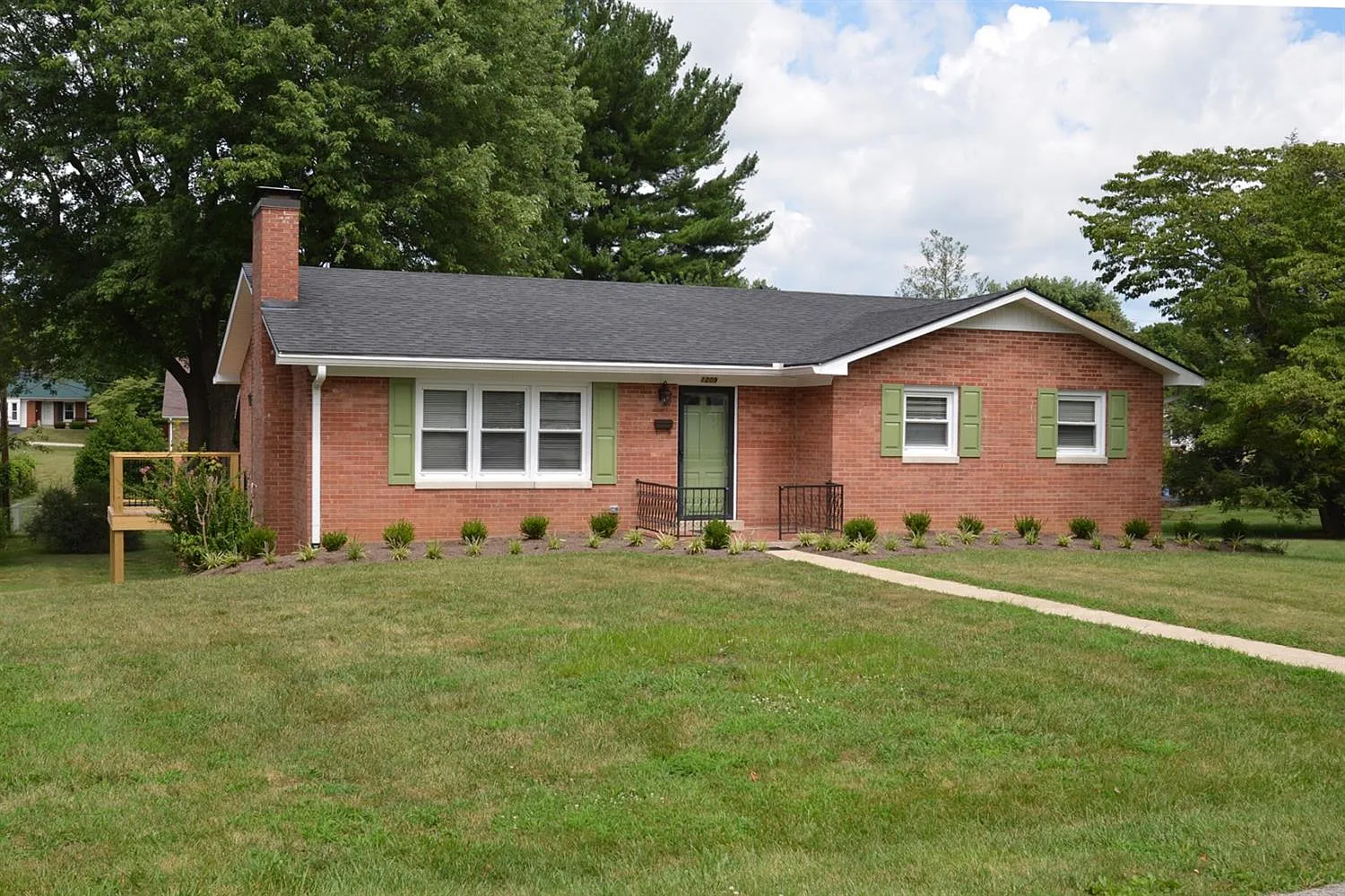 1209 Seneca Trl photo 1