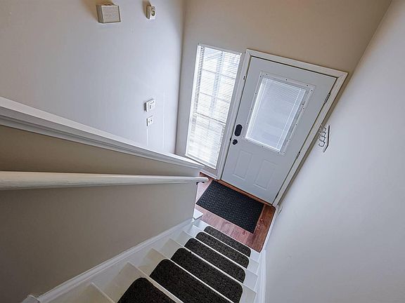3rd image of 166 Steeleway Farm Ct