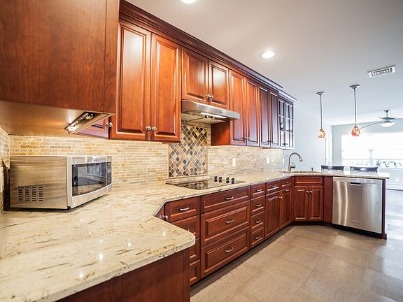 3rd image of 1014 Stony Brook Dr