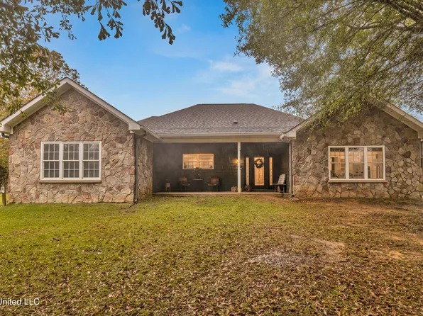16133 Three Rivers Rd, Biloxi, MS 39532