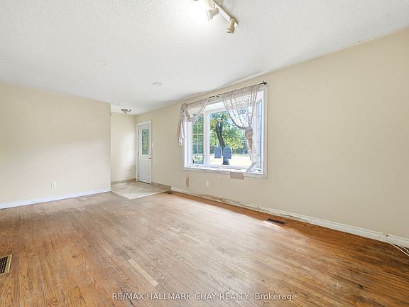 5th image of 1213 Bayfield St N