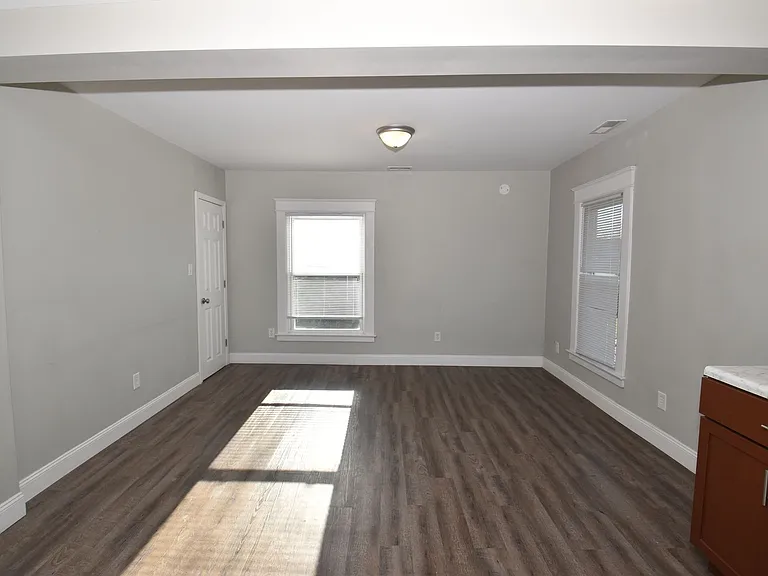 111-113 S West St — Photo 5