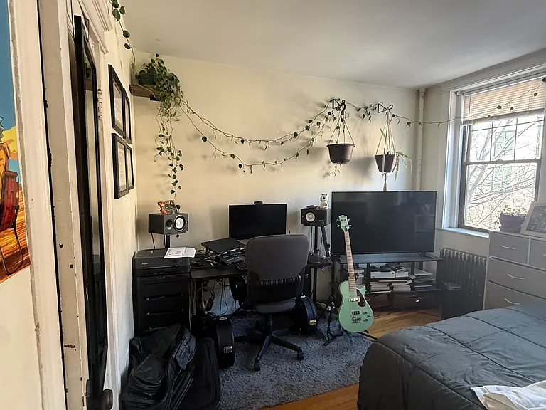 31 Queensberry St #7 — Photo 3
