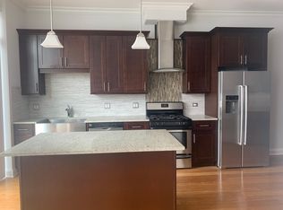 30 N Aberdeen St, Chicago, IL 60607