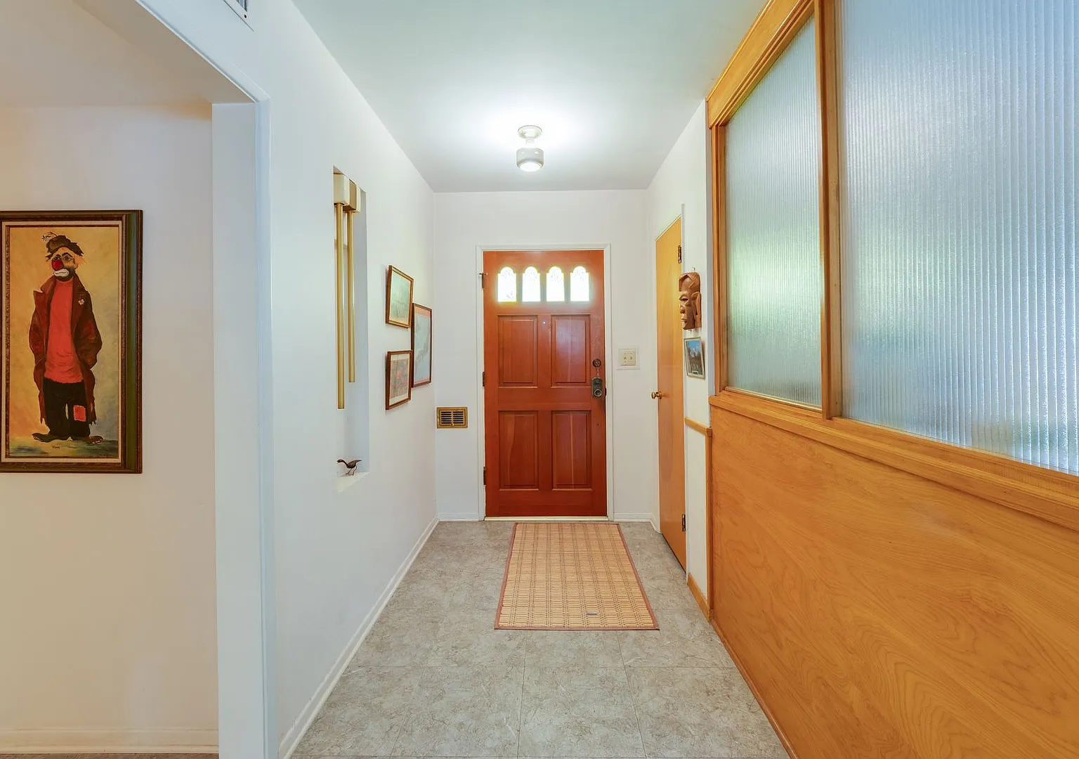 Spacious 3 Bedroom Home with Oversized Family Room & Covered Outdoor Living! — Photo 4