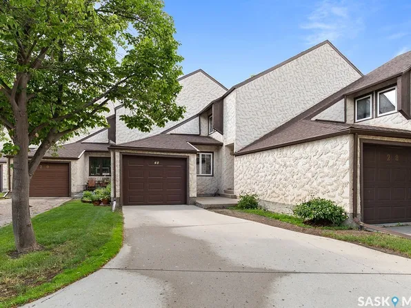 24 Cannington Mews, Regina, SK S4S 5Z7