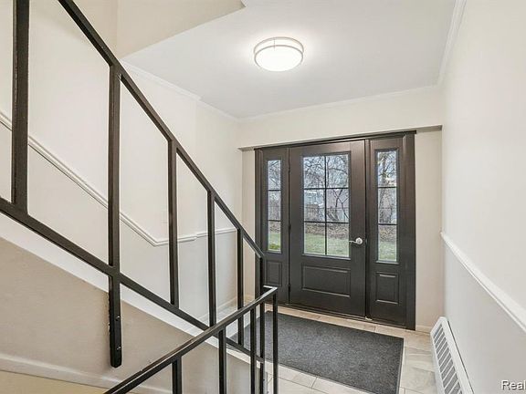 3rd image of 801 Plate St Unit 201