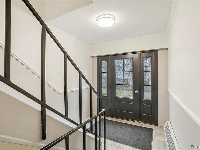 801 Plate St #201 — Photo 3