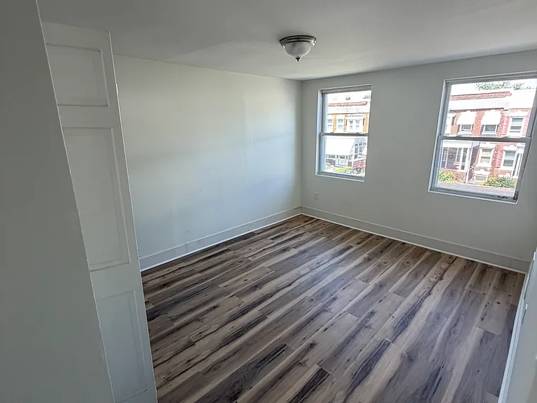 1028 Elsinore Pl — Photo 1