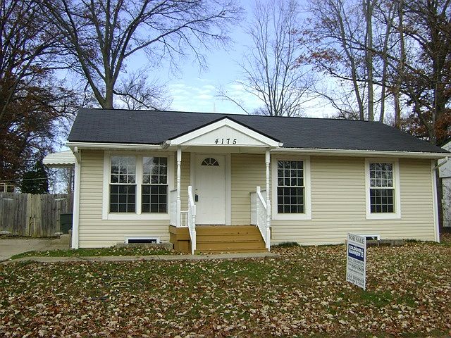 4175 Arbury - Covered Front Porch