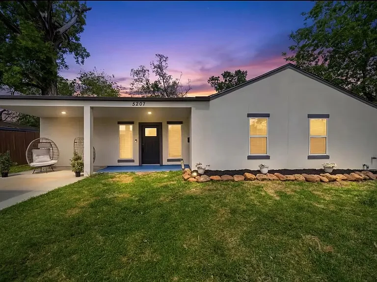 5207 Enyart St — Photo 1