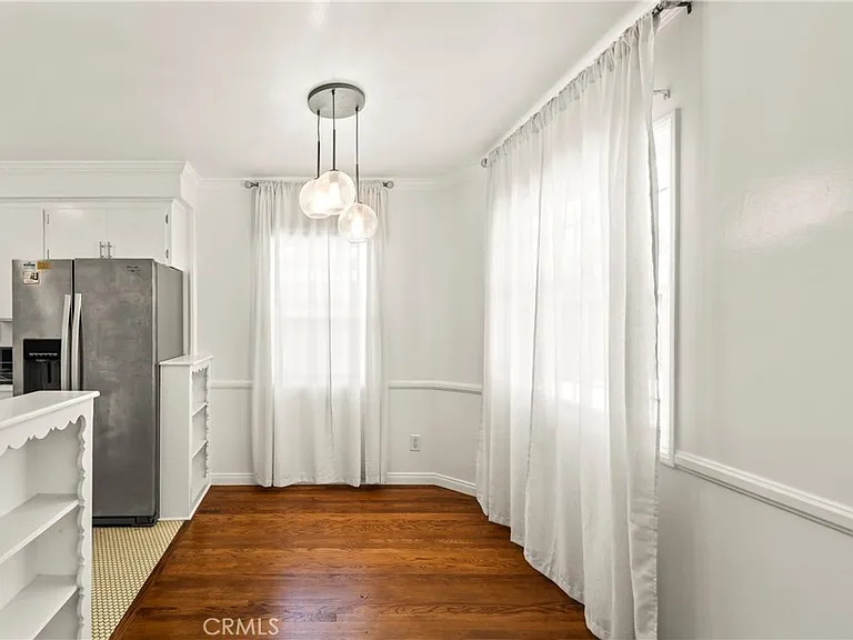 1745 N Mariposa Ave — Photo 2