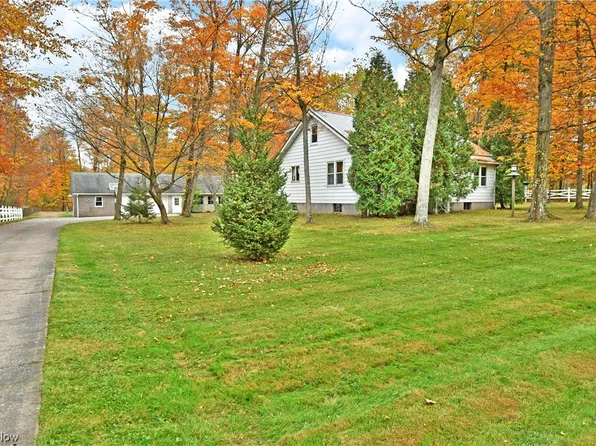 15771 Chipmunk Ln, Middlefield, OH 44062