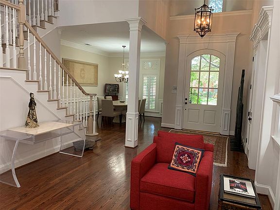 2nd image of 409 Berkshire Ln