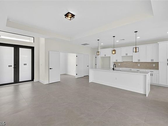 5th image of 208 Pembroke St