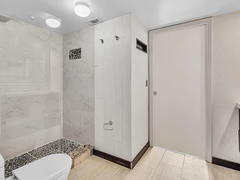 2820 Oakland Forest Dr #107 — Photo 23