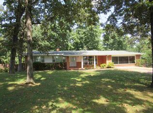 2105 Jackson Rd, Poplar Bluff, MO 63901