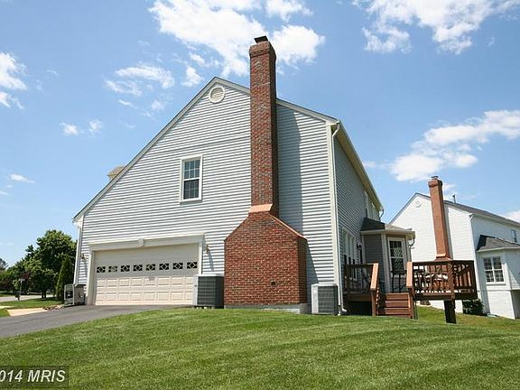 3rd image of 43224 Wayside Cir