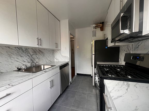 5th image of 69-01 197th St #2B