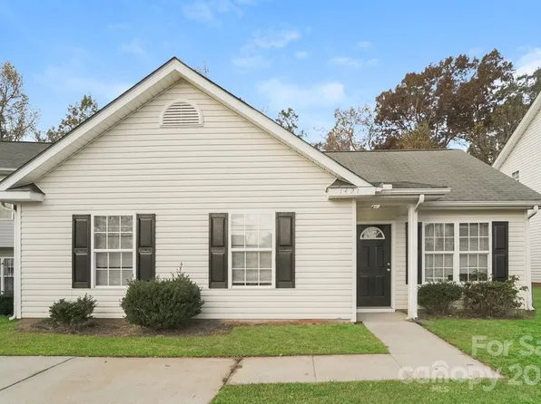 1421 Crandon Dr, Charlotte, NC 28216