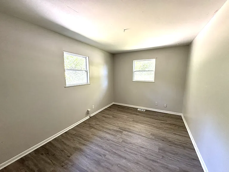 2194 N Riley Ave — Photo 8