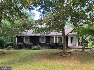 3373 Foxtail Ln, Glen Rock, PA 17327