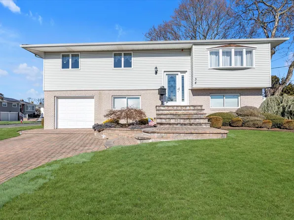 34 Evergreen Avenue, Bethpage, NY 11714