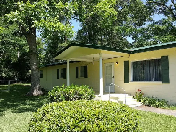 207 S Hubbard St, Bonifay, FL 32425