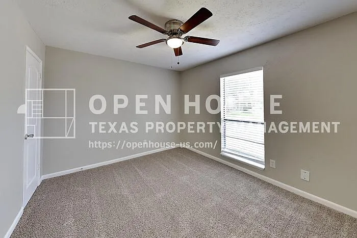 5028 Amhurst Ln — Photo 12