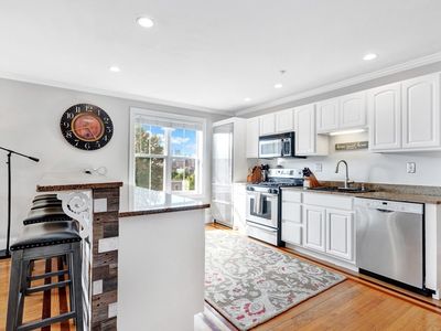 39 Dorchester St APT 9, South Boston, MA, 02127