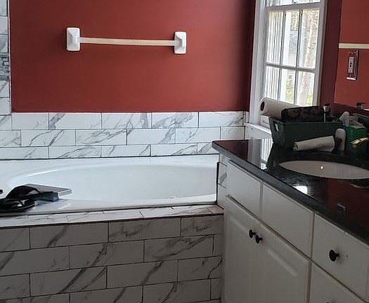4th image of 3982 Amberley Ln