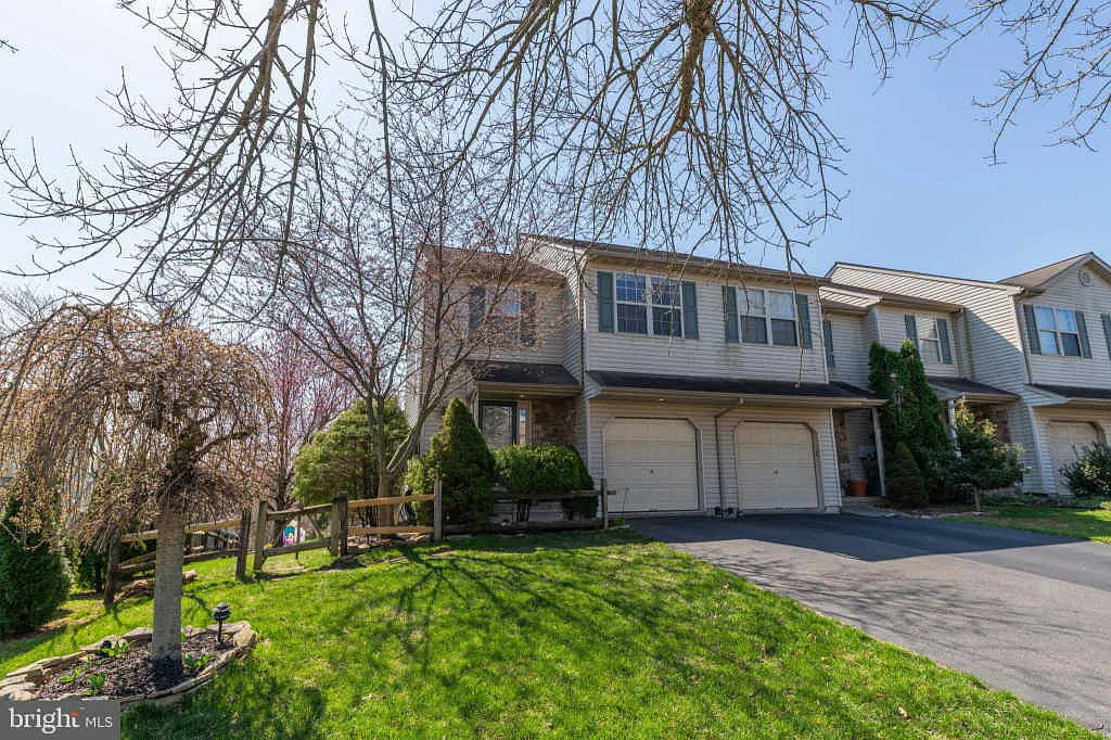 540 Campus Dr photo 1