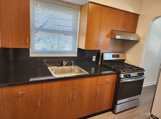 40-02 149th St #2, Flushing, NY 11354