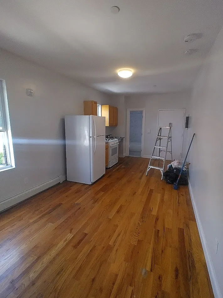 1 bed, 900 sqft, $1,900 — Photo 2