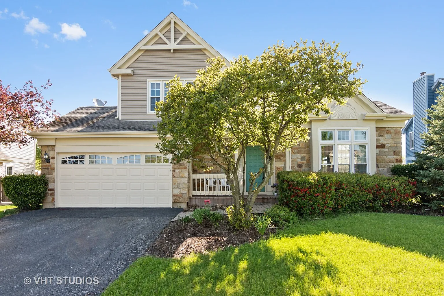 1208 Thorndale Ln photo 1