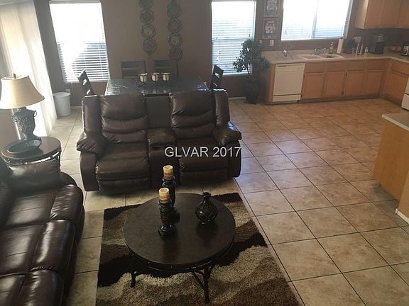 5th image of 1203 Golden Apple St