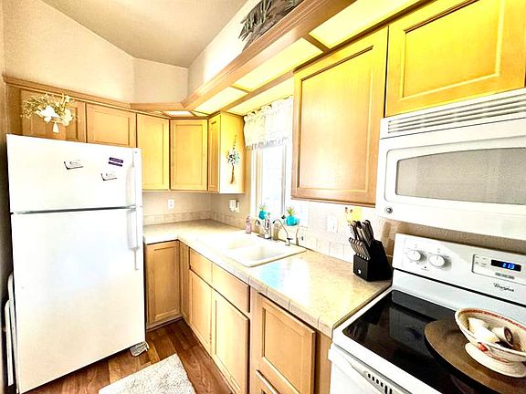 3rd image of 10442 N Frontage Rd #372